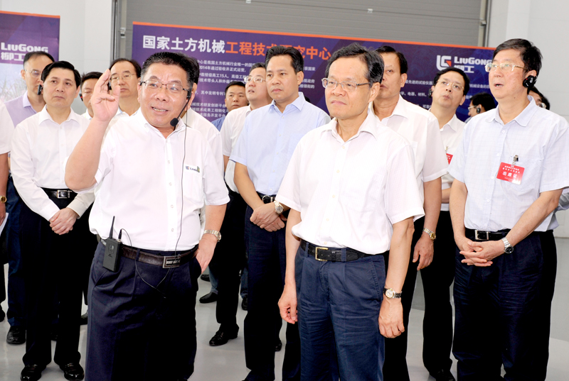 自治區政府主席陳武到柳工全球研發中心調研