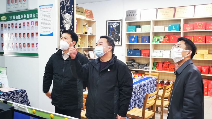 堅持黨建引領 做強特色產業 推進鄉村振興